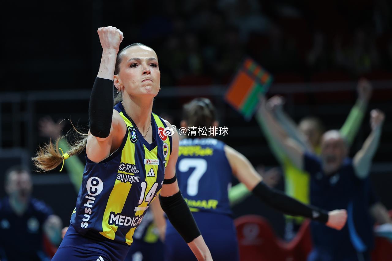 【采娃36分难救主 斯坎迪奇金局胜费内巴切晋级欧冠四强】2025-2026欧洲女