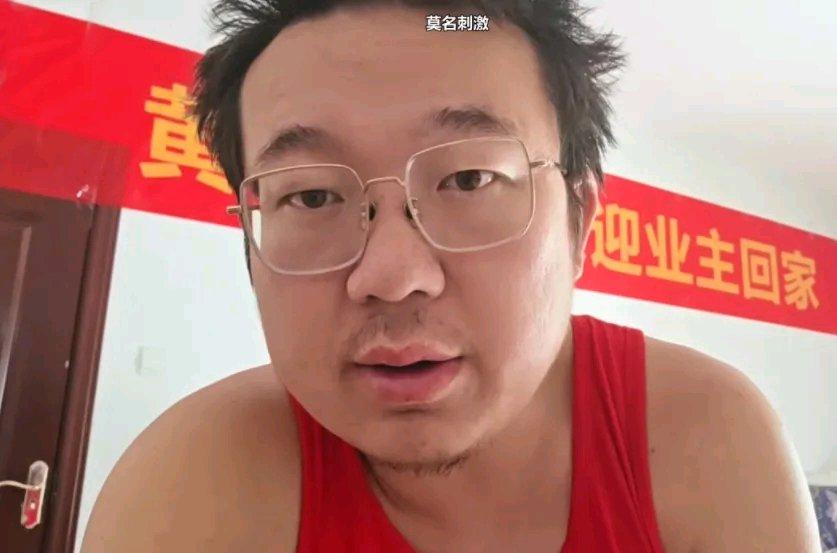 网红在国外吃霸王餐还大喊中国NO.1，这行为真的太丢人了。之前也有2名中国女游客