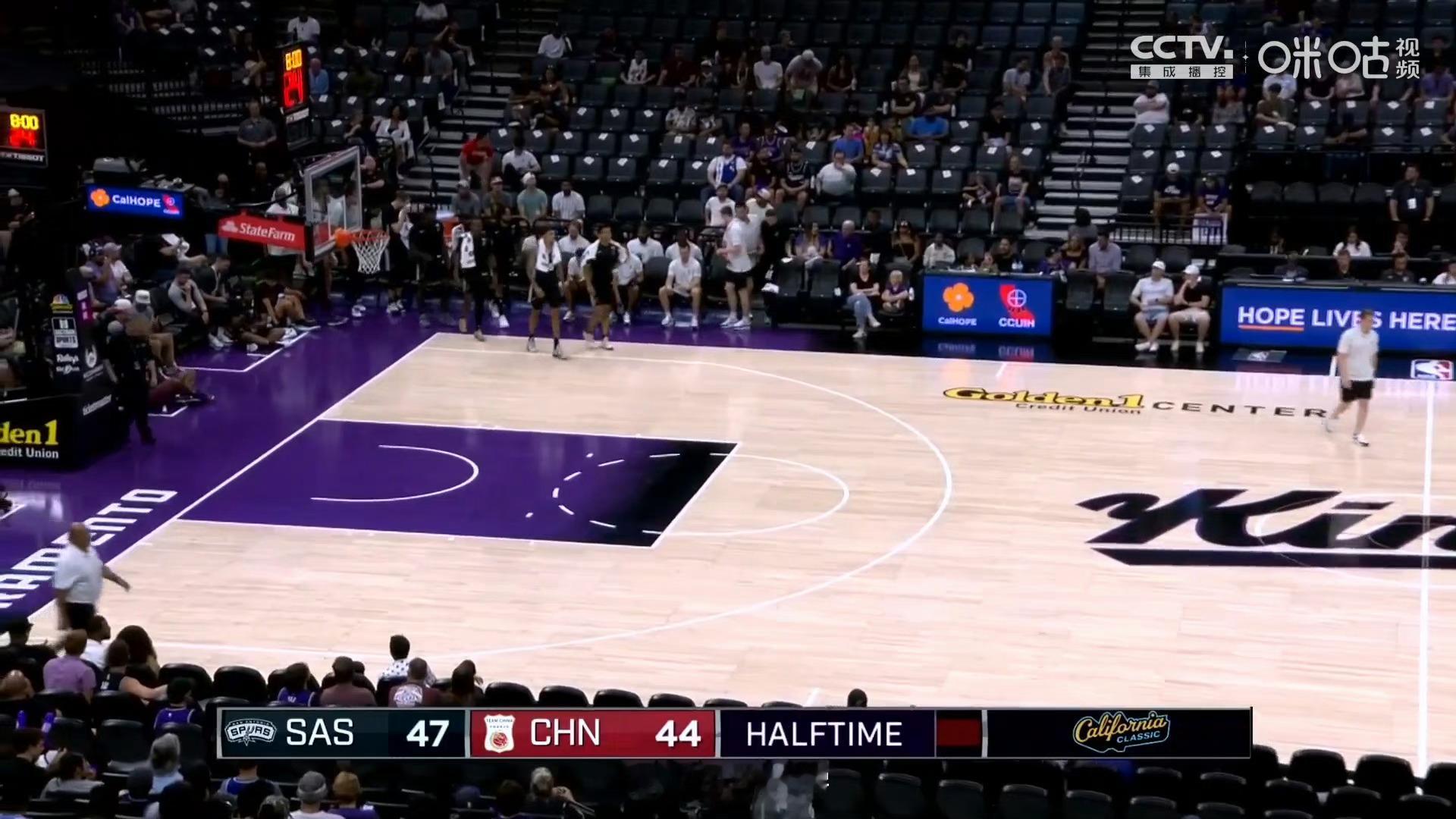 44-47！中国男篮上半场仅落后马刺3分，下半场加油！#中国男篮vs马刺# ​​