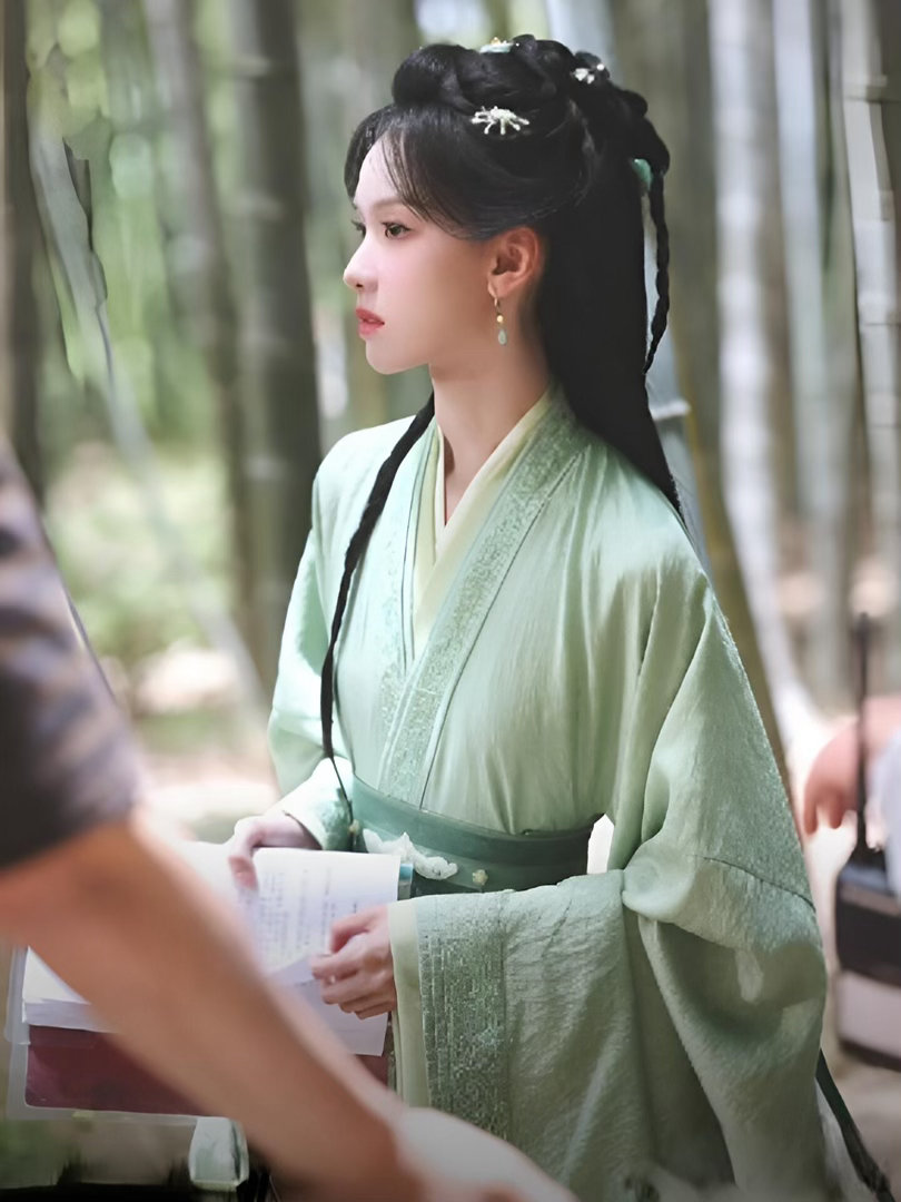 陈都灵拿匕首扎完你的扎你的陈都灵水果刀批发商剧集翘楚 文潇扎的是心，庄寒雁扎的是