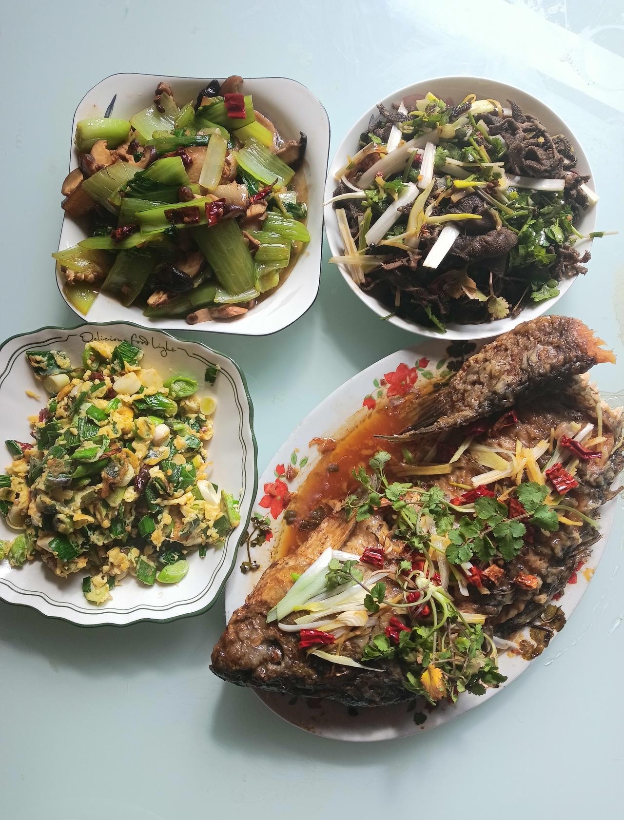 二姑走不动了，

饭却天天得做，

热乎乎的饭菜到底该怎么送？

上礼拜我给二姑