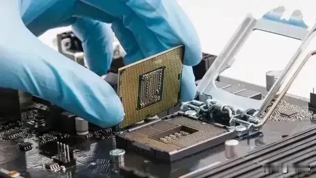 麒麟 9020 实际上确实没有什么威慑力，余承东虽然没有明说，张忠谋没有说错，要