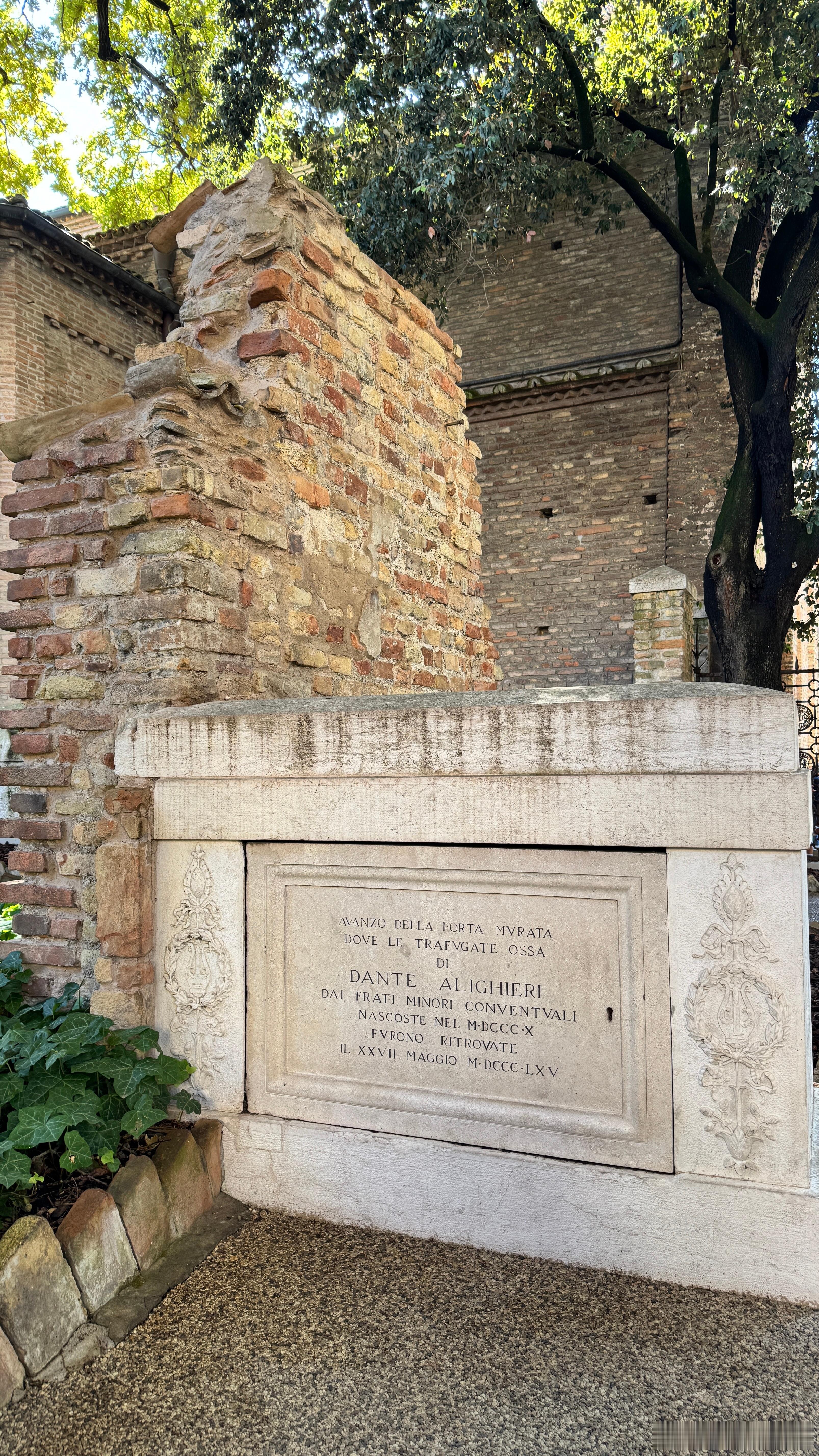 西罗马最后的都城： Ravenna. 西罗马最后一位皇帝在此禅让给东哥特人，日耳