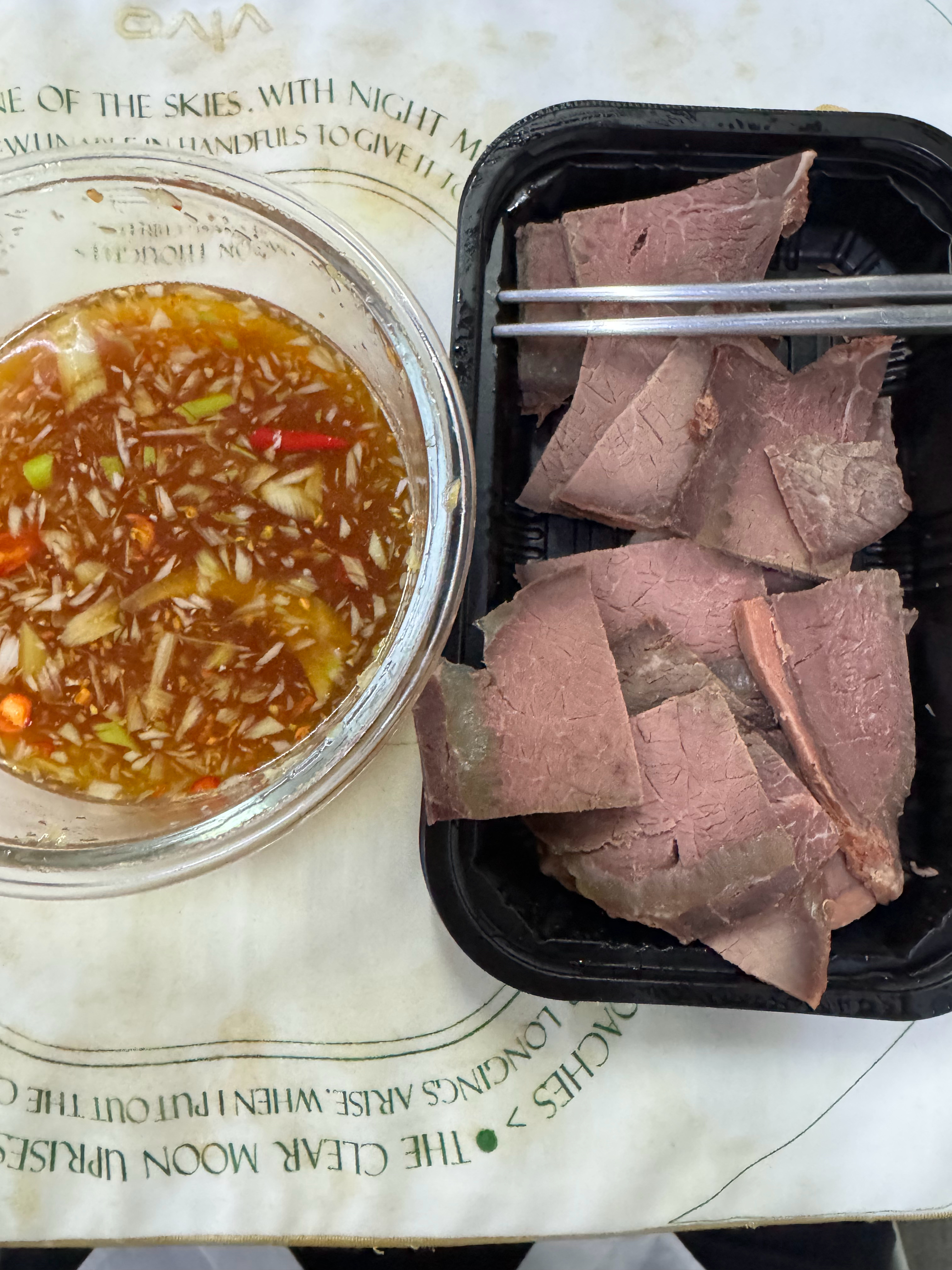 好痛苦呀，作为河南人不能吃馒头、面条、包子、油条，为了减肥不能碰主食，只能吃牛肉