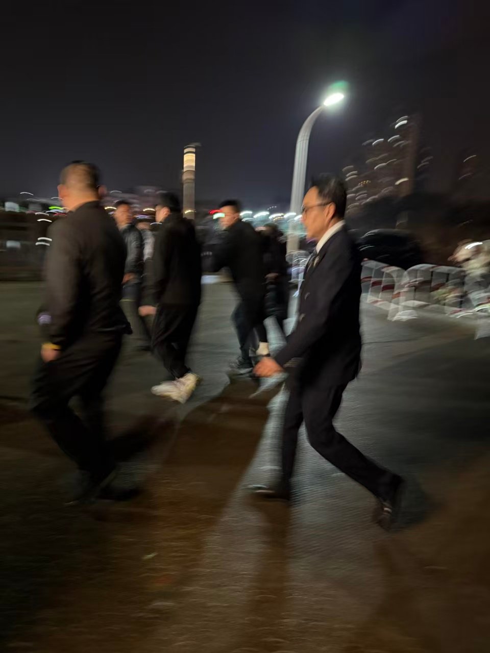 谁懂啊上课路上碰到汪涵了湘大今天全在偶遇汪涵湘大今日追星氛围拉满！上课路上偶遇汪