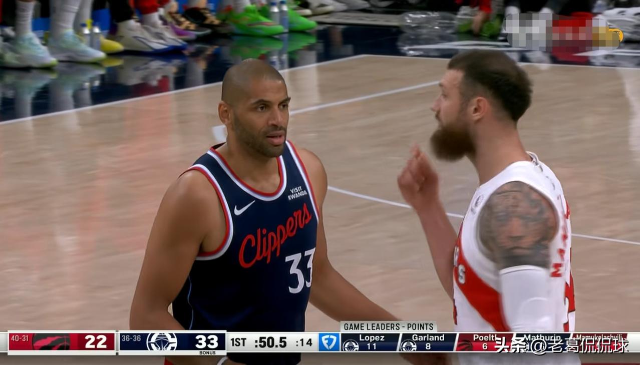 快船老将巴图姆在三分线外终于显灵了！在今天快船主场以119：94轻取猛龙的比赛中