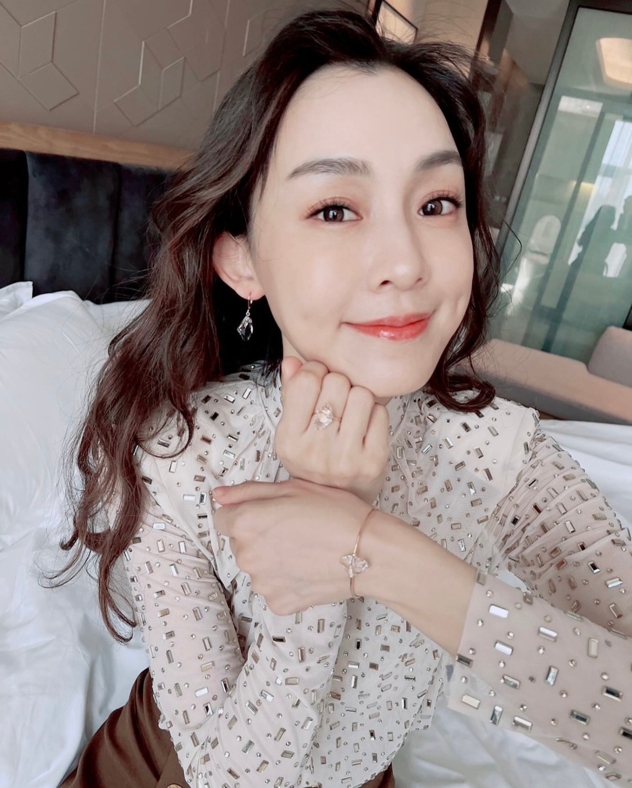 范玮琪[超话]  【IG】  「在北京～今天是個特別的日子^^！；希望記者會平安