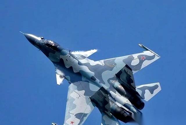 二十多年前，俄罗斯痛痛快快地把100架苏-30战机发往中国。他们以为自己谈成了一