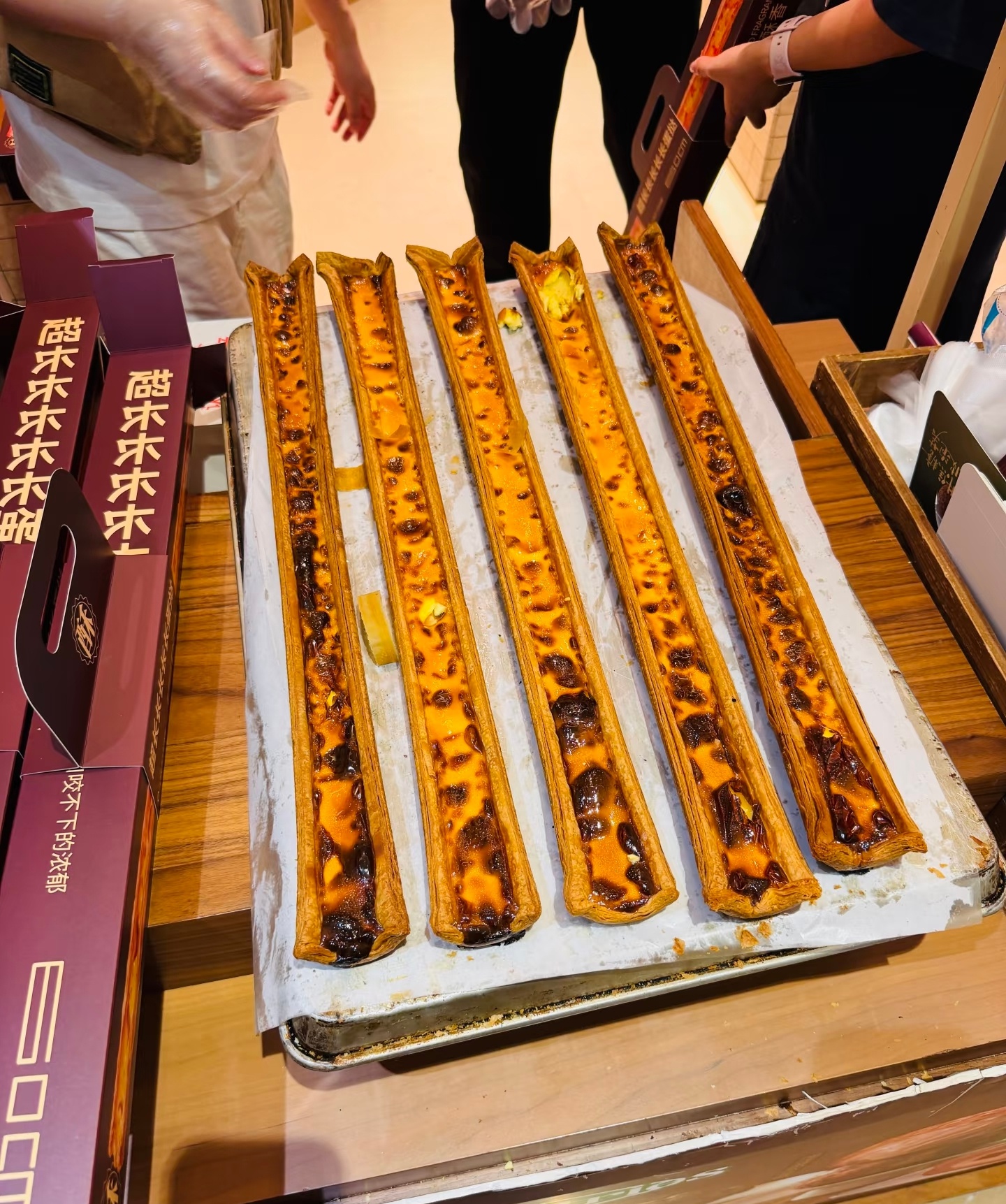超长蛋挞“来去匆匆”，专家：网红产品此起彼伏是好事，消费者依然愿为新奇买单
