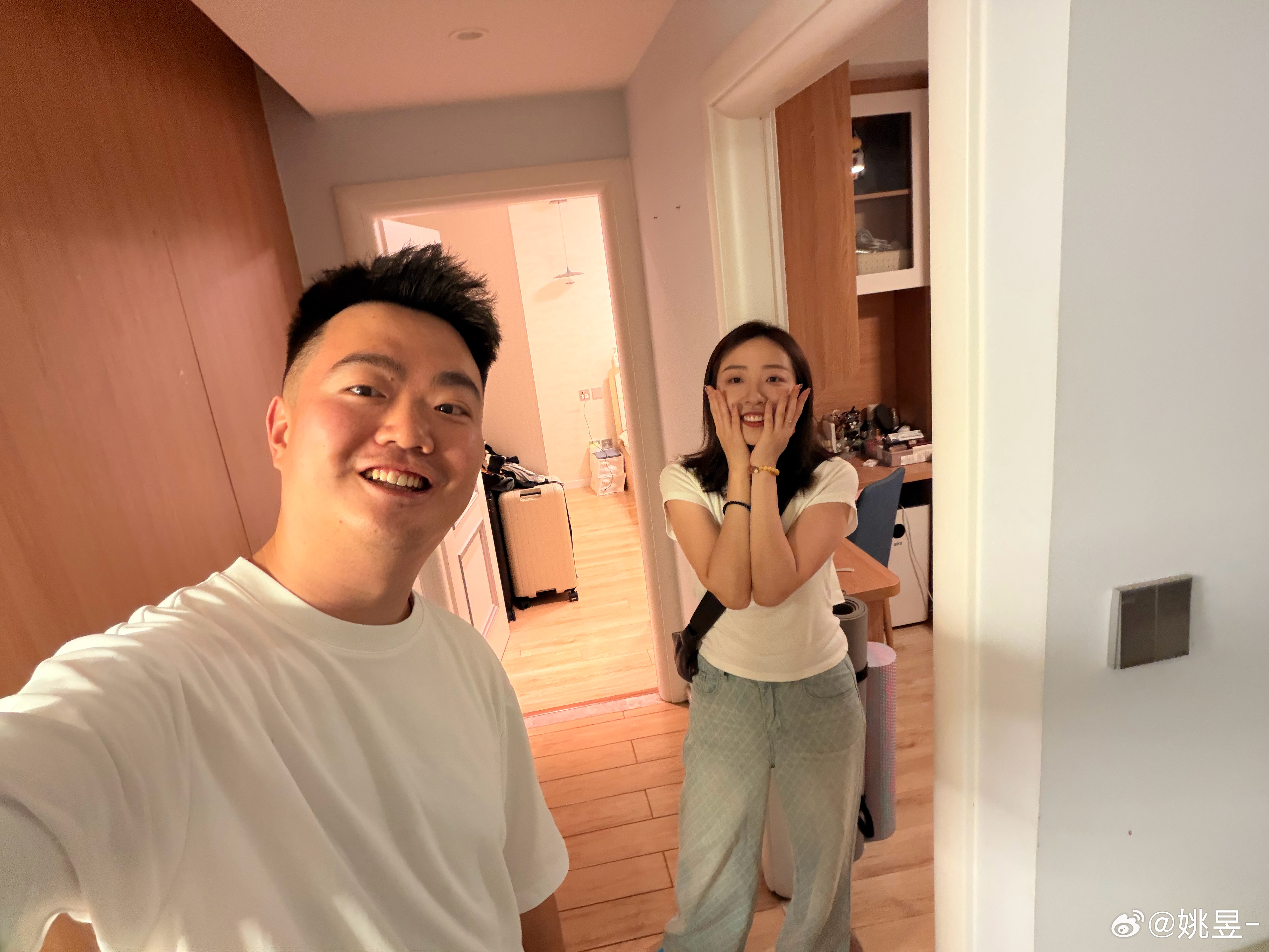 我们在北京的第一个小房子，今天正式做完卖房交割了真的承载了太多回忆了从新婚到有了