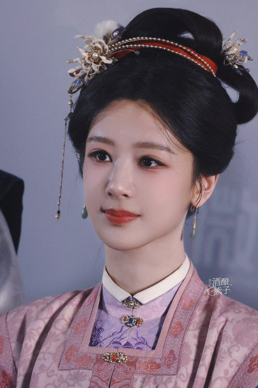 玉兰花开君再来阵容删掉林志玲欢迎来看杨紫今天穿了李祯的衣服，还家业全员古装追剧团