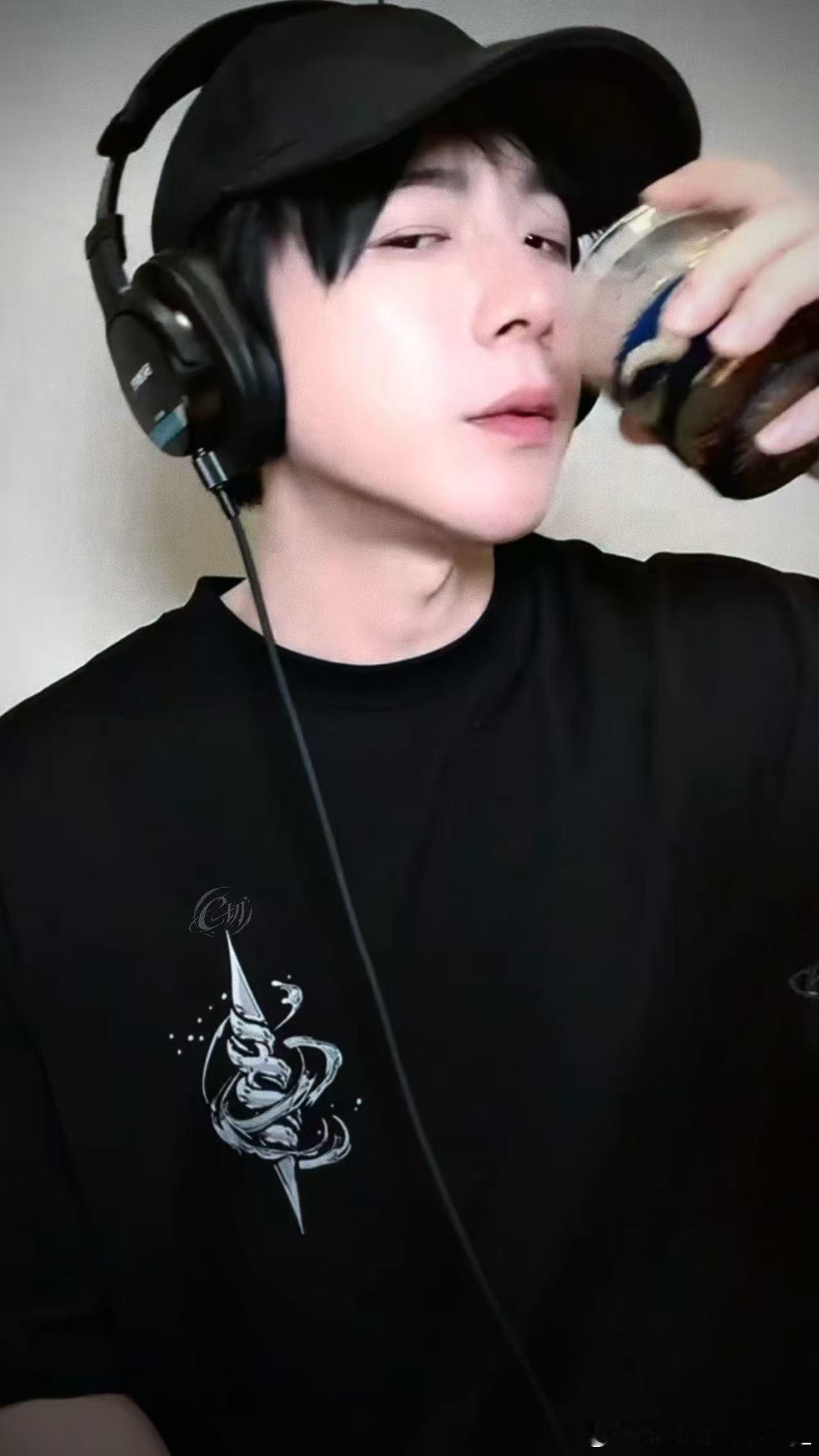 欲帝哥哥[害羞]刘宇宁直播刘宇宁 ​​​