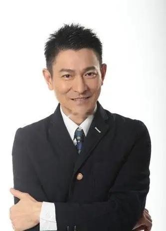 一次，刘德华到马来西亚开演唱会被一个富婆看上，并开出高价让刘德华在那“陪”她一晚