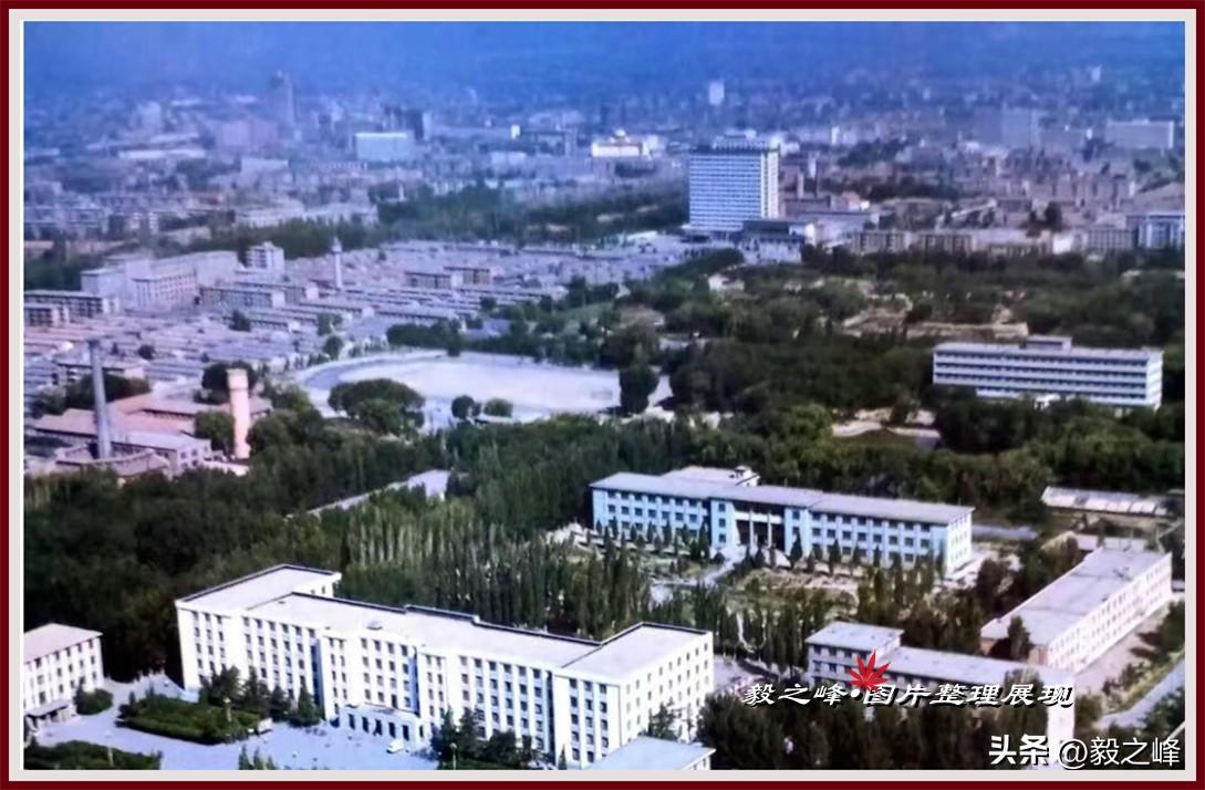 呼市话“扑捯dáo子”你知道普通话怎么说？
呼和浩特街景 继续展现呼和浩特的旧照