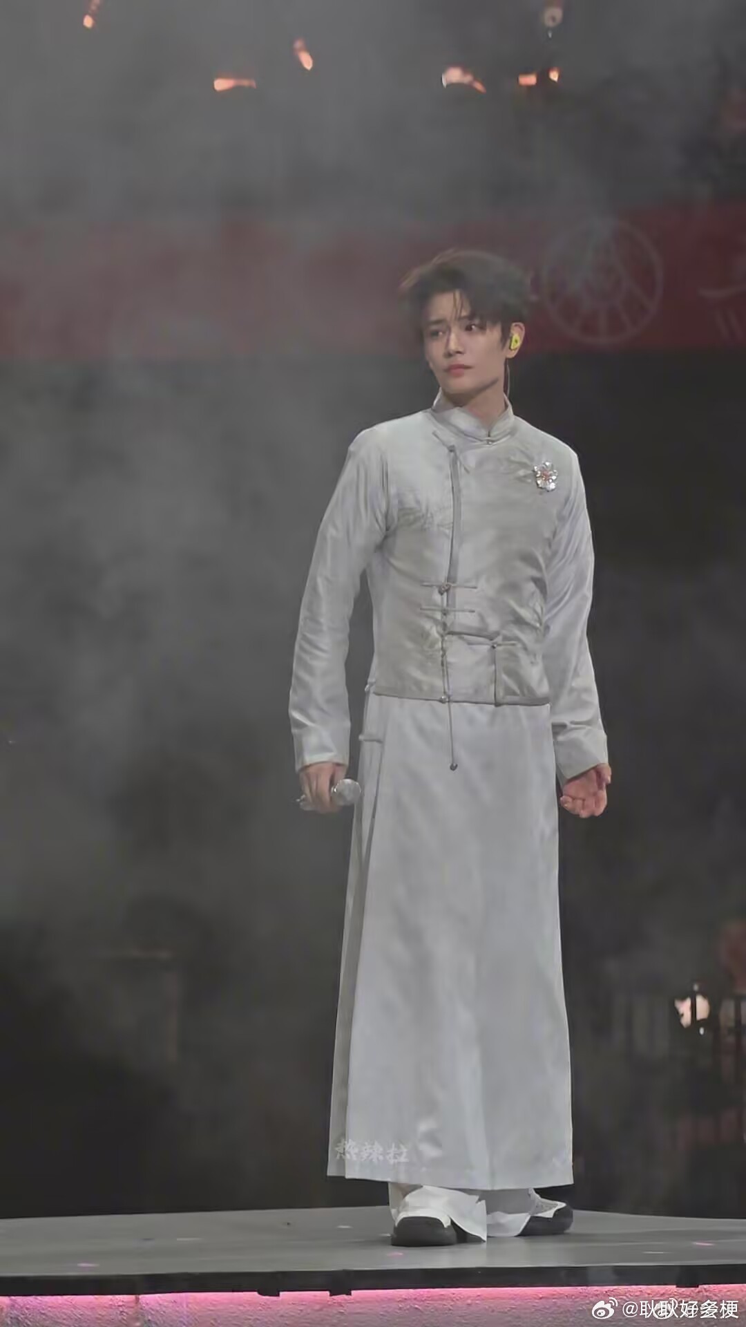 丁禹兮穿了张海虾的衣服还唱的千年等一回