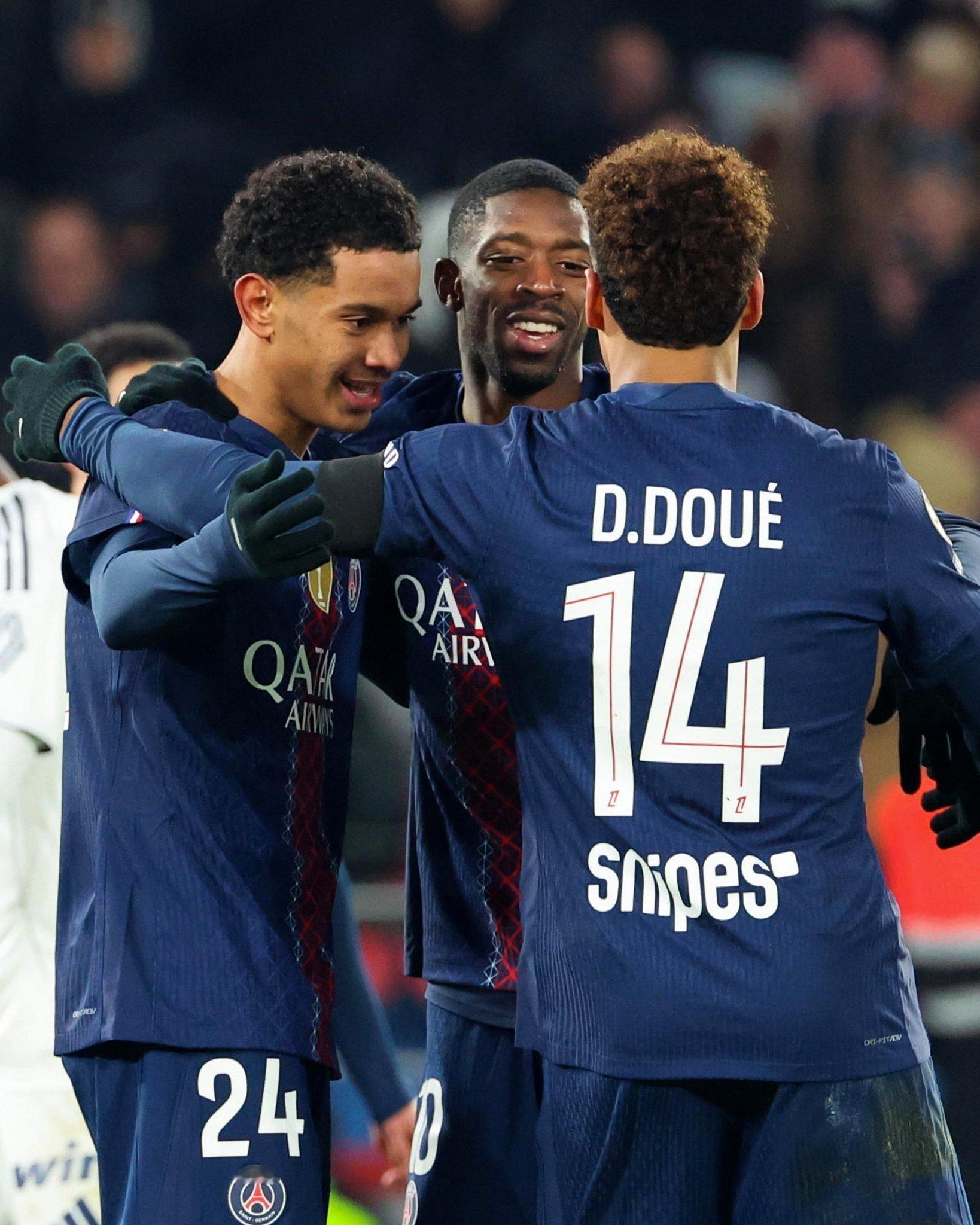 巴黎圣日耳曼  北京时间1月5日，法国足球顶级联赛第17轮上演“和谐德比”，巴黎