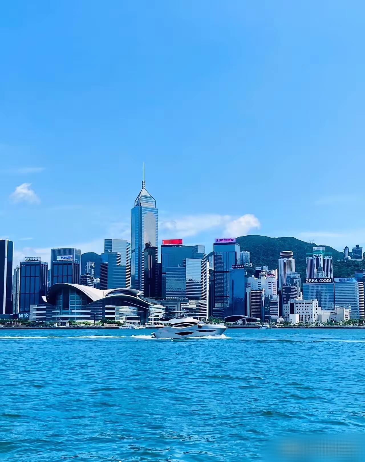 香港这回，是真的把格局彻底打开了。
28个民间社团联名恳请中央军委，只为争一个名