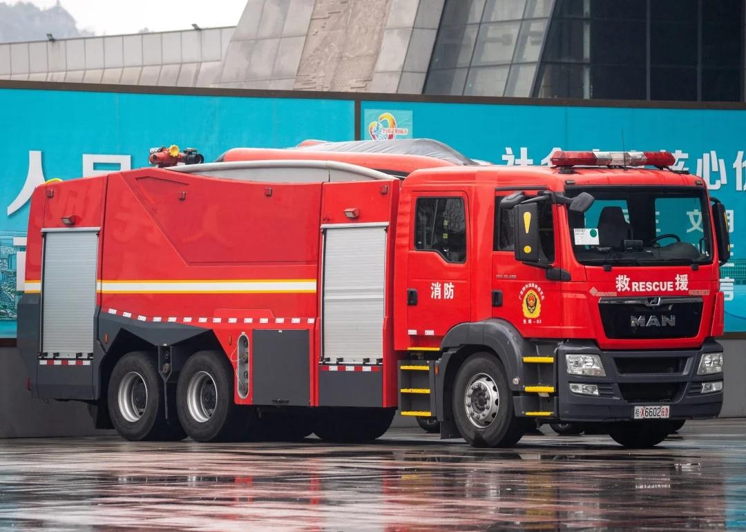 【投稿】消防 [桂X]
广西柳州消防救援支队 鱼峰-03
投稿来自：@Ultra