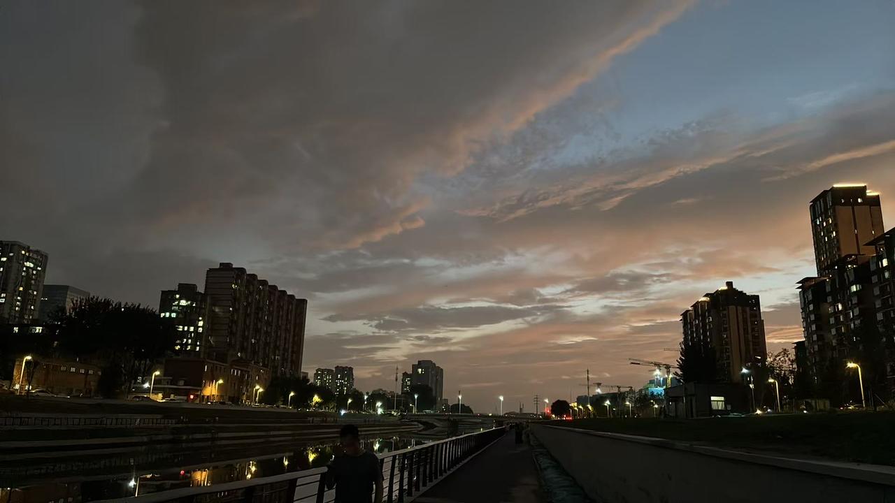 32岁那年把每天两包的烟戒了，因为工作原因不能抽烟，与其偷着抽让人讨厌，不如争口