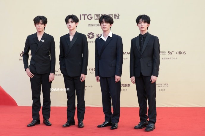 登陆少年金鸡奖生图状态  登陆少年金鸡奖闭幕式舞台  登陆少年金鸡奖生图状态，满