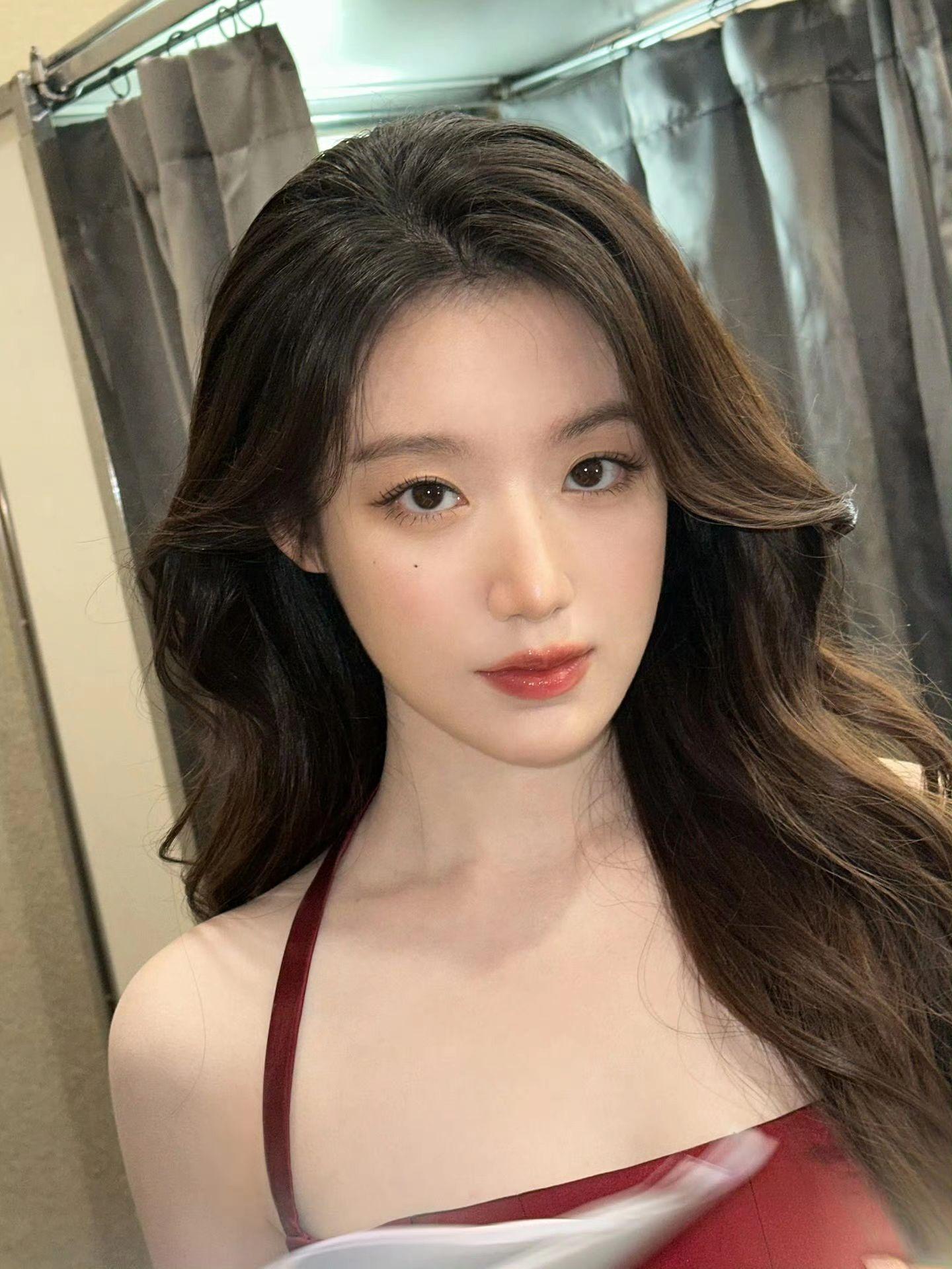 251014 舒华个人IG更新6p  回魂計 🤍 非常精彩 ！好看 ...