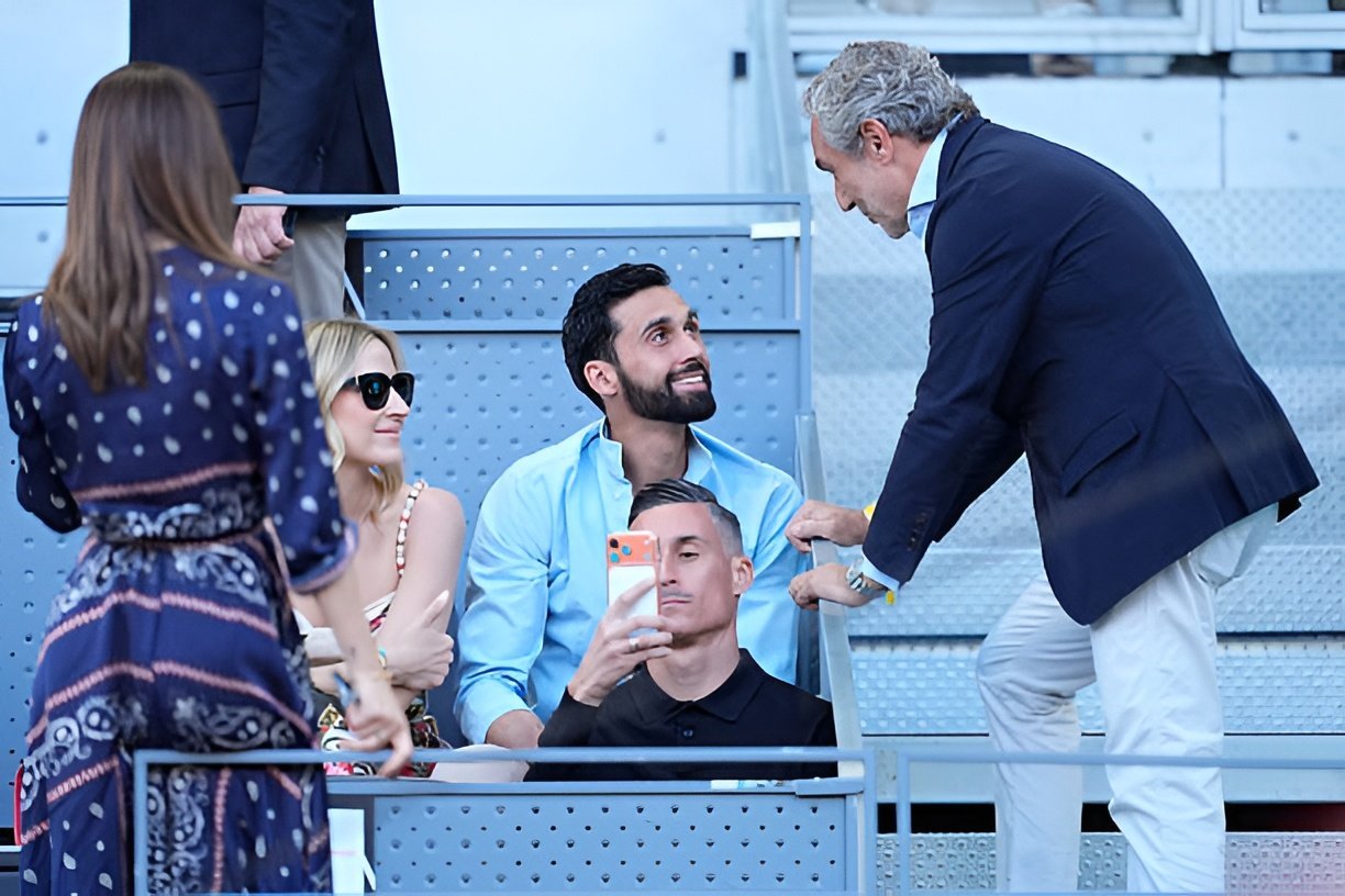 阿韦洛亚夫妇和卡列洪夫妇观看马德里网球公开赛。halamadrid