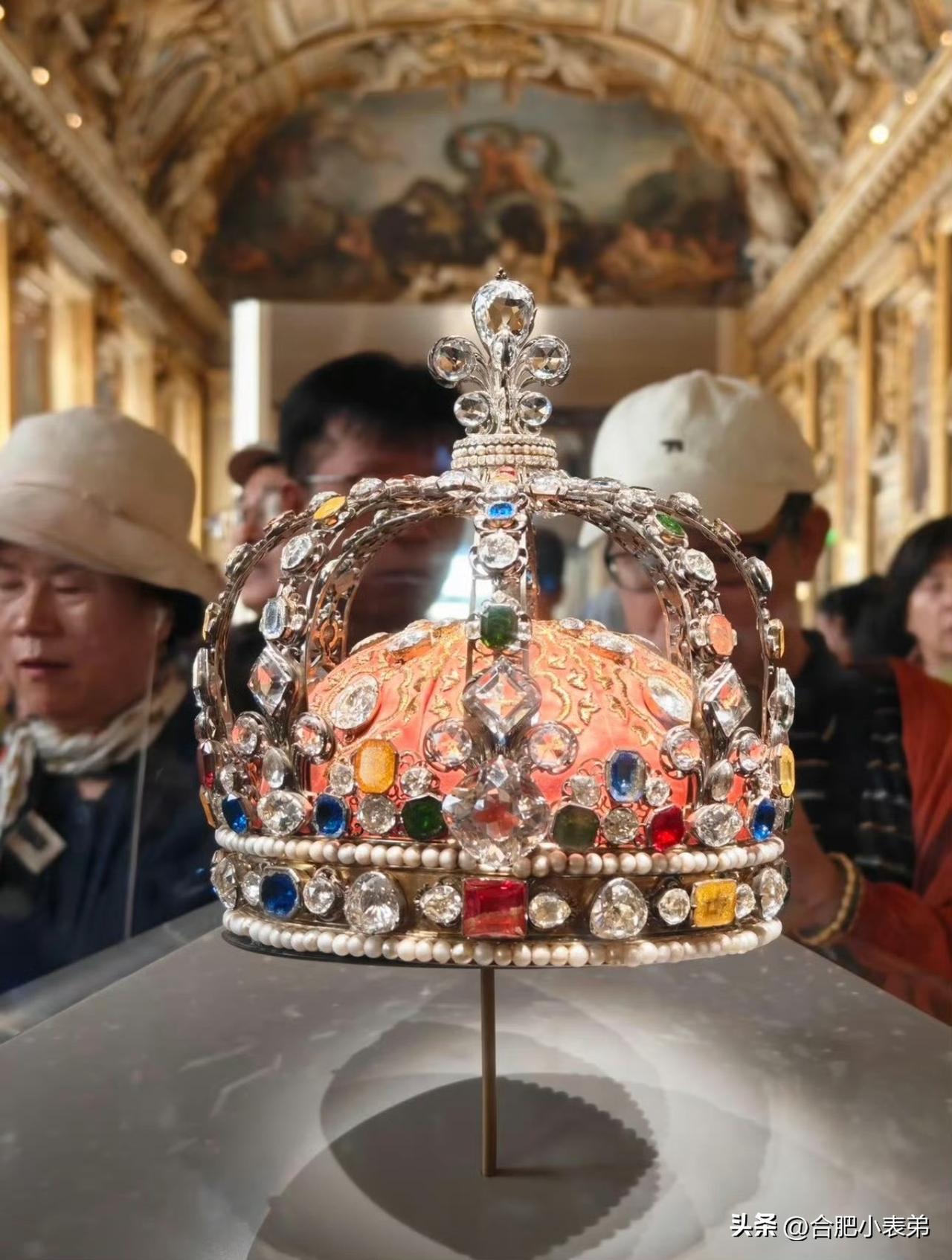 震惊！卢浮宫突发藏品失窃事件，全球文物圈一片哗然。消息传开后，有网友直接喊话：“