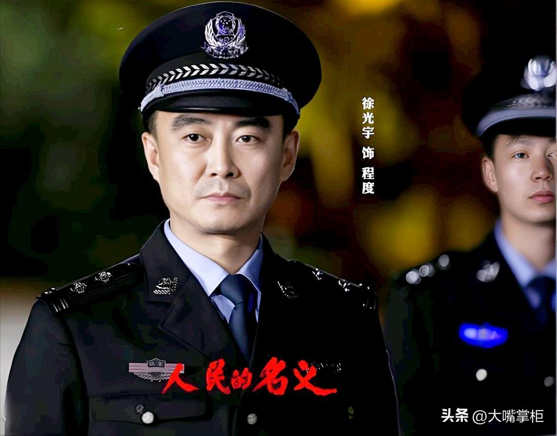 账面30万被冻结，白送的股权居然惹上了官司，天下没有白吃的午餐再次被验证了。
《