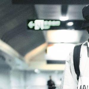 晚安心语 ✨「星星替我点了盏灯，轻轻照在你的窗前。」🌙「月亮躲进云里休息，你也