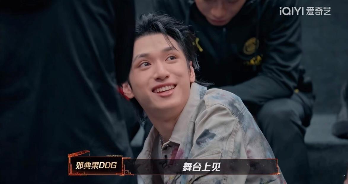 新说唱等候室秒变幼儿园 等候室的欢乐值简直爆表！邓典果和TopBarry找严浩翔