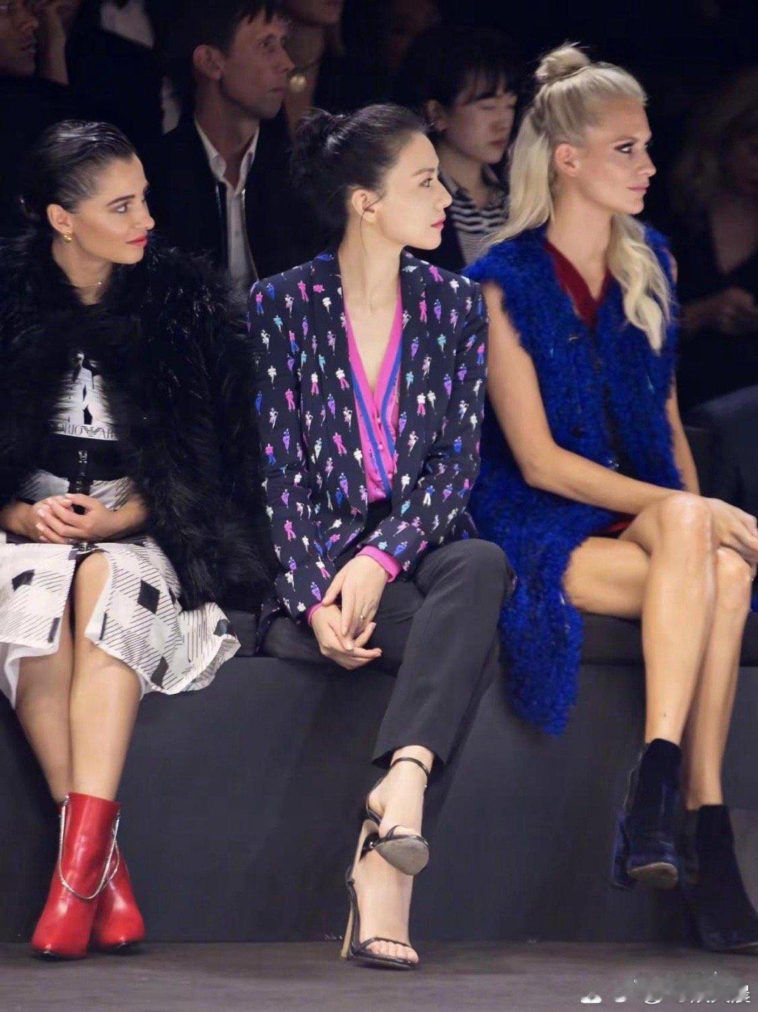 高圆圆的美太有韵味了，往那一站气质拉满，丝毫不输外国女星，中式美感太绝！ 