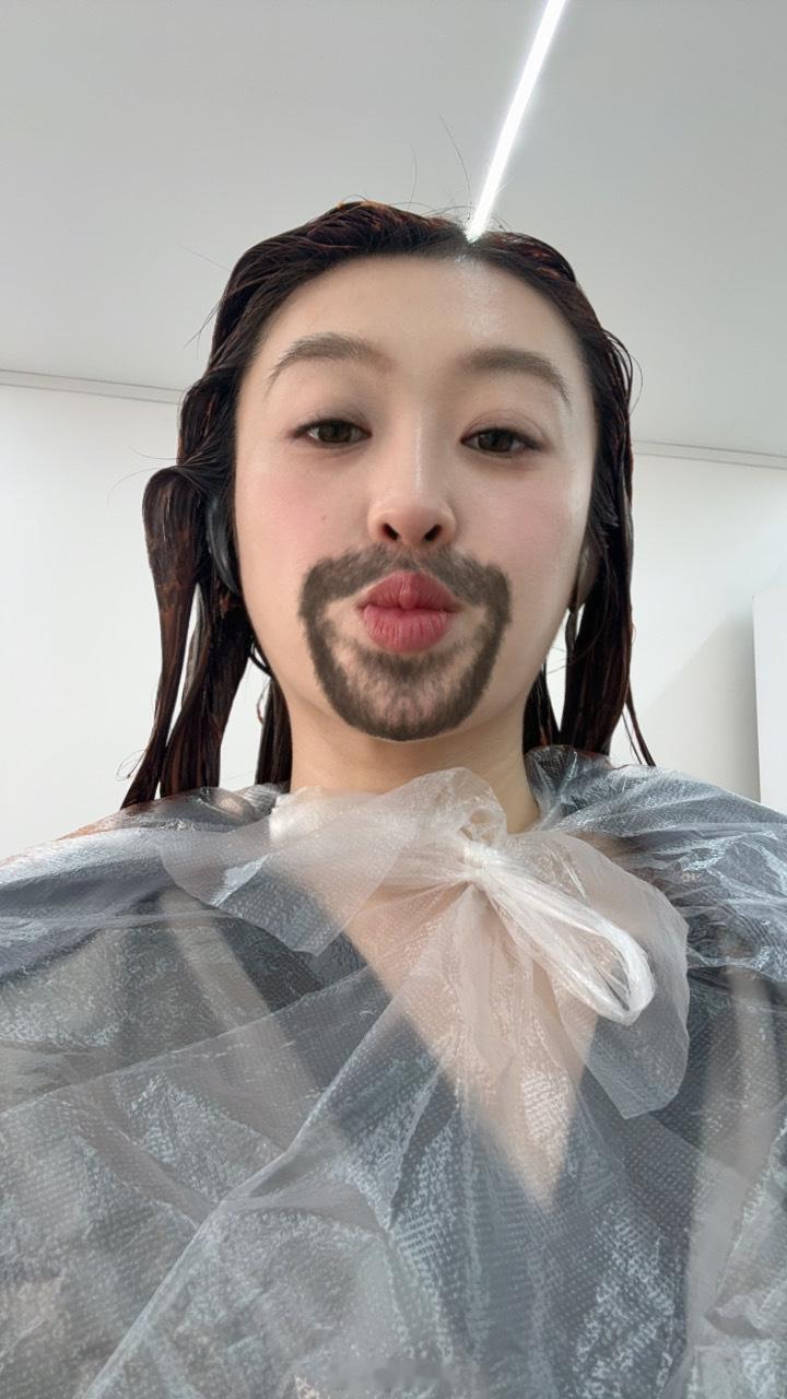 都说看我的脸像80斤但其实我114斤了！想起年轻的时候他们都说看脸像120斤但其