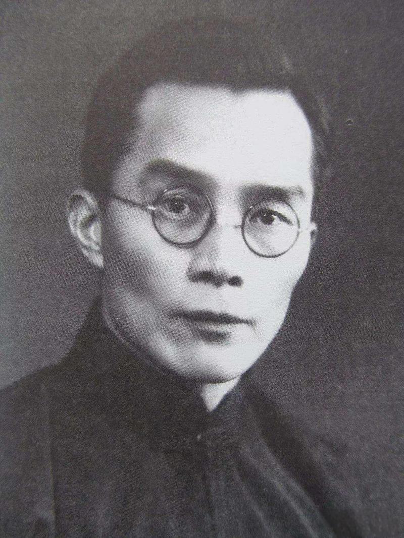梅贻琦：清华永远的校长
1948 年 12 月，北平即将解放，清华校长梅贻琦拎着