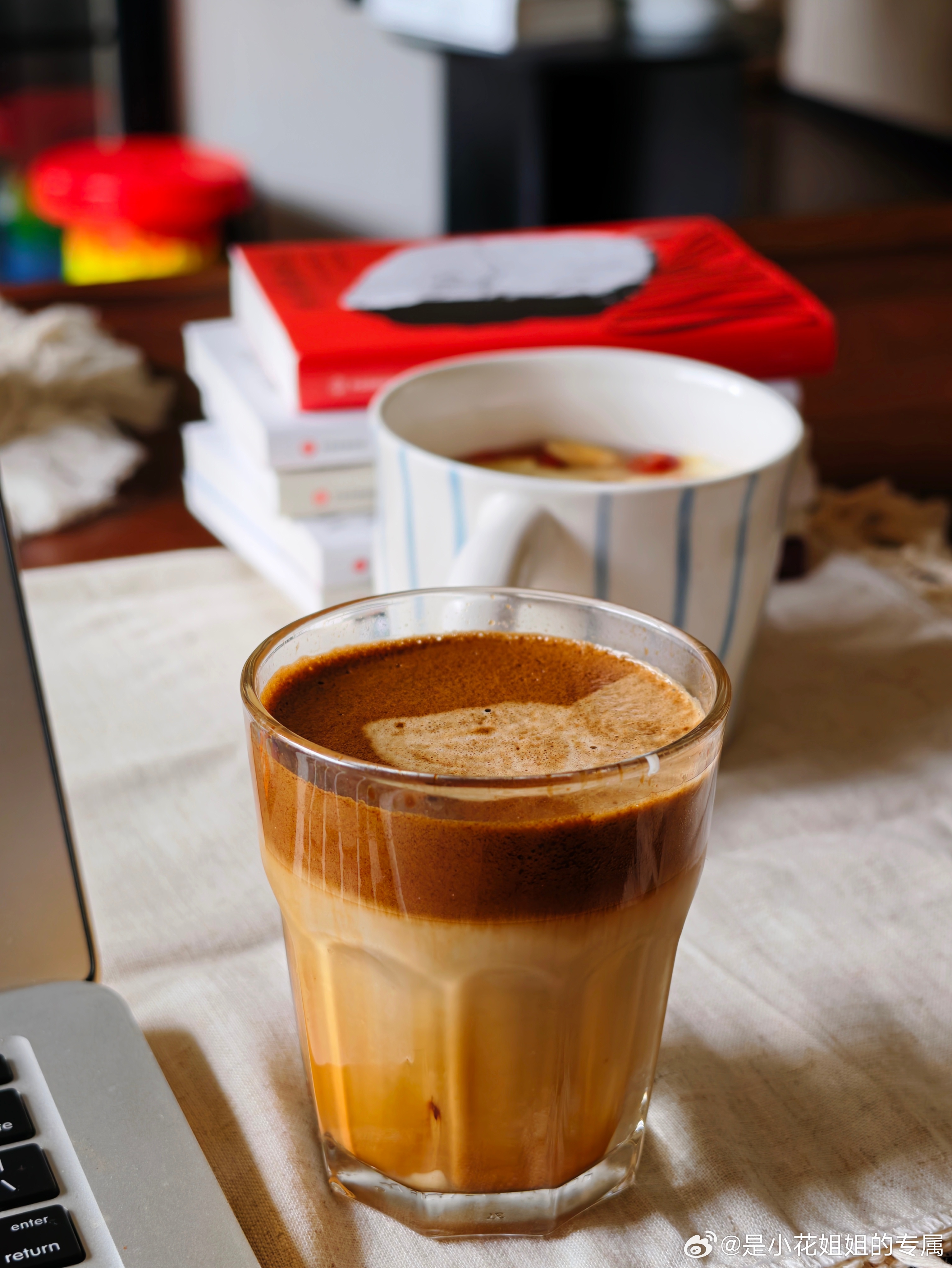 一分钟都不用的自制拿铁越来越熟练的比例控制完胜～咖啡生活手记是小花姐姐的专属生活