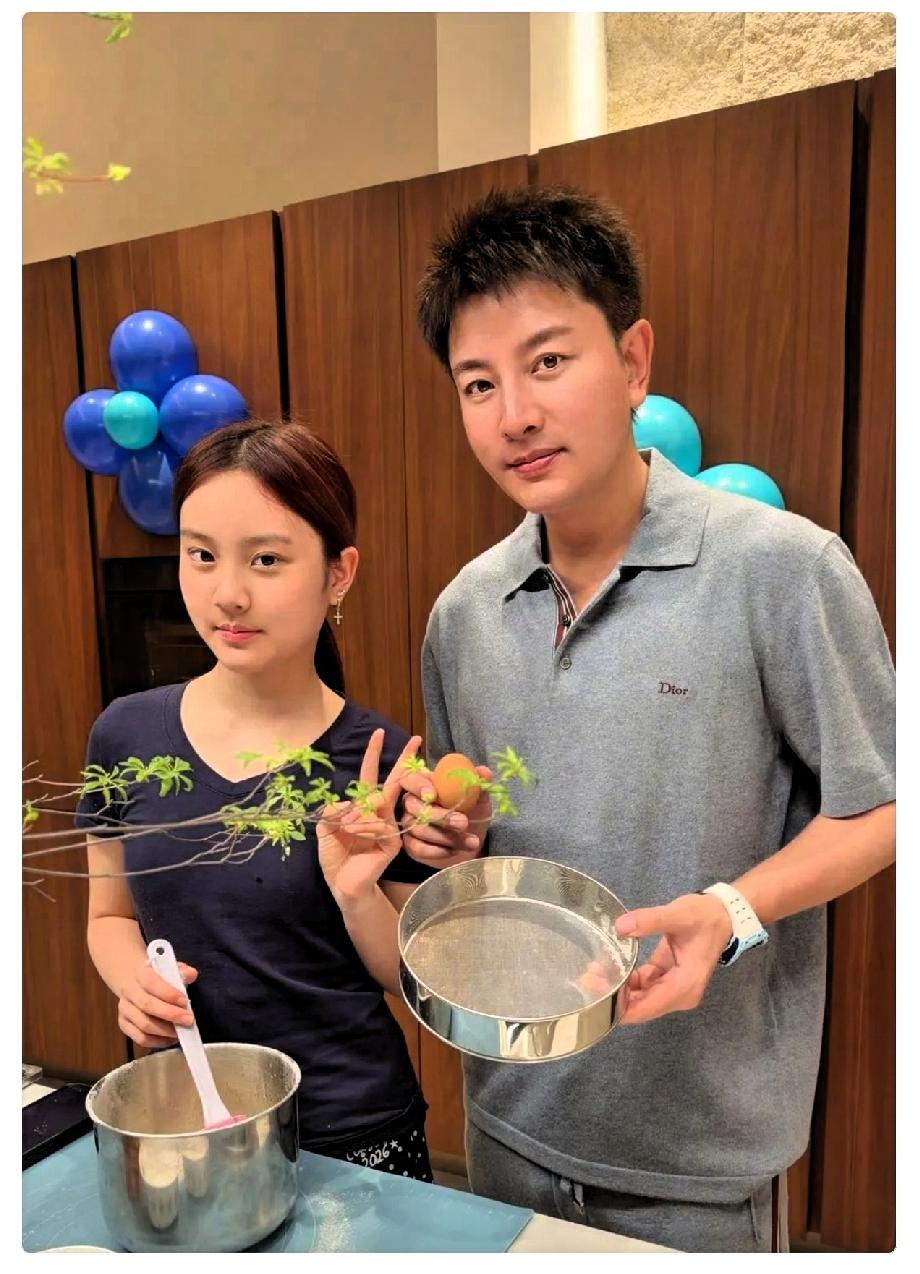 贾乃亮，激动发文。
4月12日，贾乃亮突然发文，字里行间都透露着激动的心情，充斥