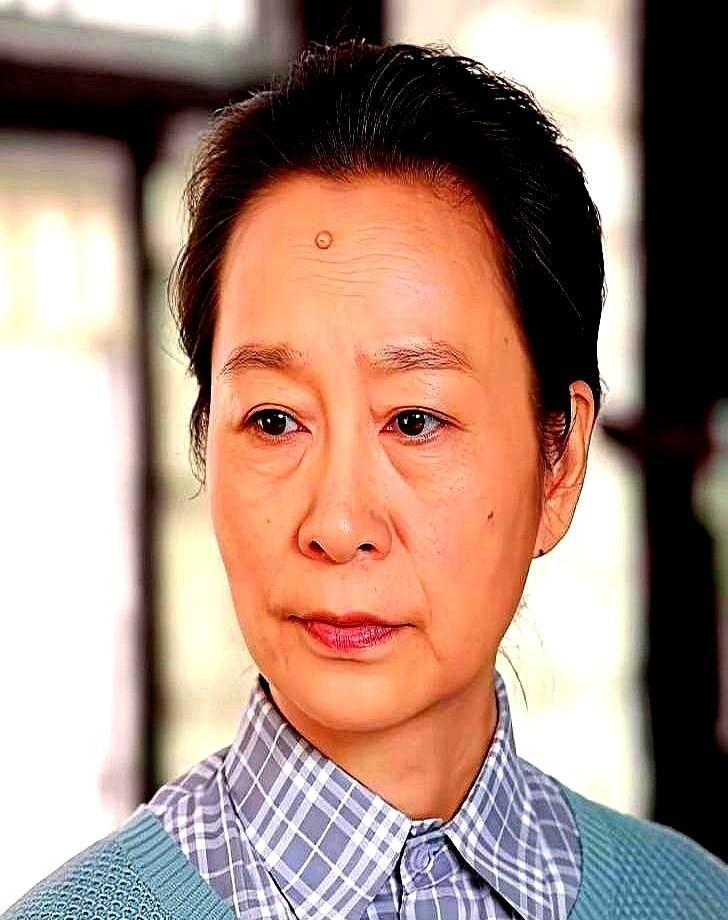 敢信吗？
整整14年，全网都在传周野芒和奚美娟是“前夫前妻”，结果这竟是娱乐圈最