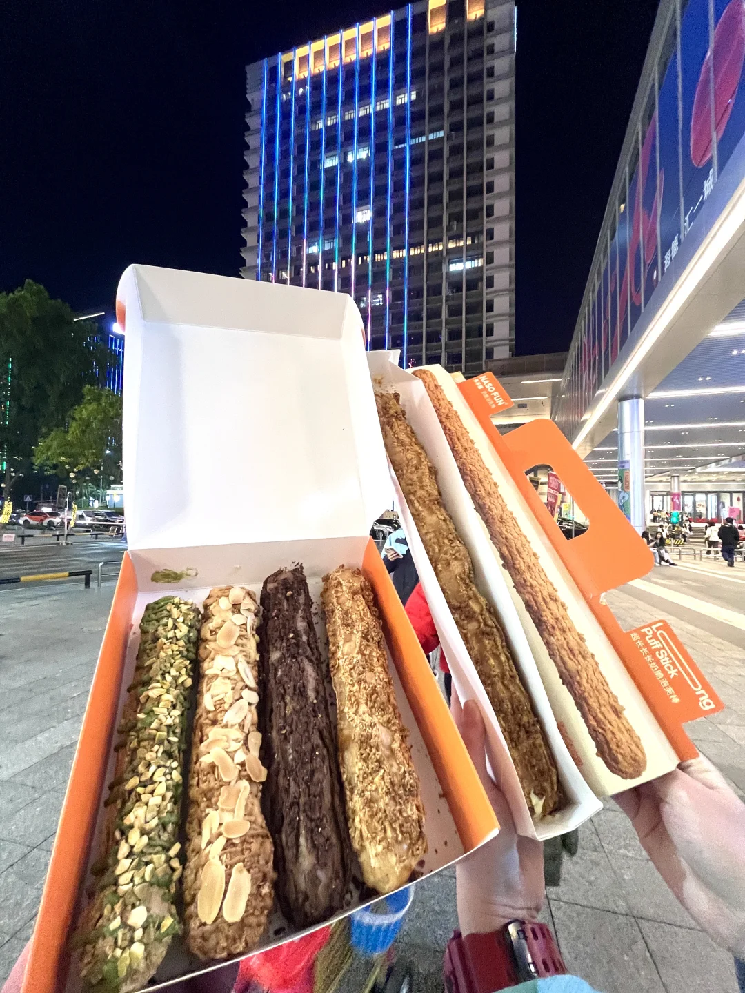 东莞新店！汇一城地铁直达！火爆全网c长泡芙