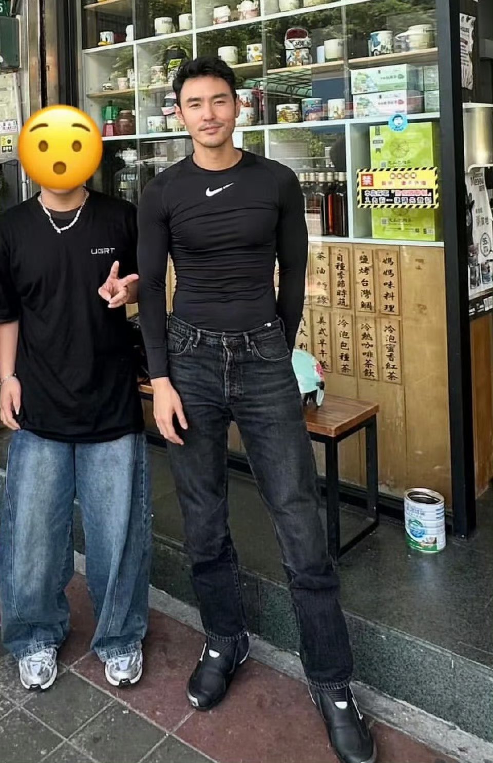 阮经天是穿了聚拢的内衣吗他好像是四十多了[允悲][允悲][允悲]也太帅了 ​​​