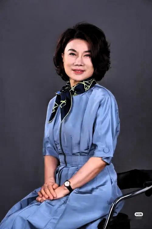 间谍设备竟藏身日常用品里！
国安部一披露，真是让人脊背发凉。
微型摄像机变纽扣，