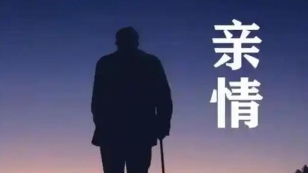 这段描述真温馨又有趣，展现了家人们满满的爱心和细心。每个快递都像是一个小惊喜，藏