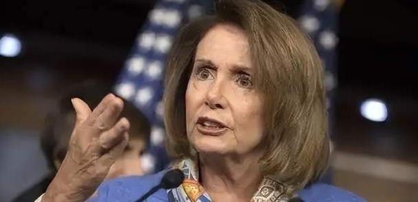 离谱！特朗普骂佩洛西贪腐，自己靠一句话收割全球股市，手段脏到离谱

小派今天必须