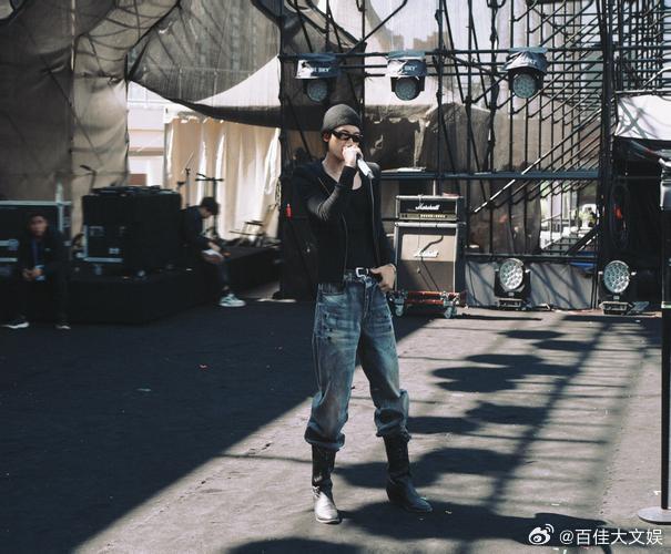 吼一句，3月25日谁能帮我一起抢票！真的很怕抢不到谁懂 唐山南湖音乐节3、3月2