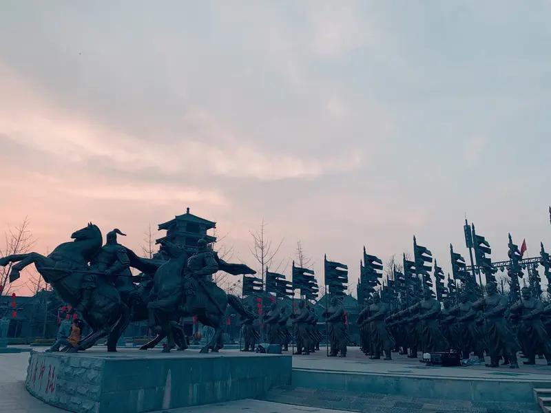 扶苏不死,秦国会否灭亡? 
秦始皇建立的大秦帝国，强盛却速亡，很大程度怪二世胡亥