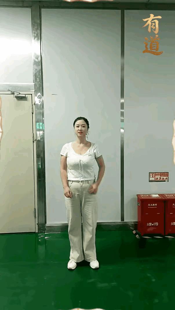自家的媳妇儿跳舞，要求就不要那么高啦