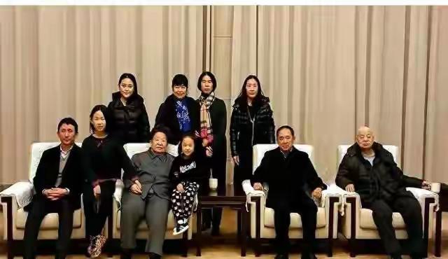 祝福伟人后代幸福快乐[玫瑰][玫瑰]