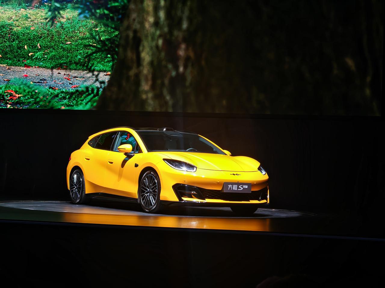 方程S & 方程S GT更新两条交付进度信息：方程豹SUV 
✅紫黑内饰版本，生