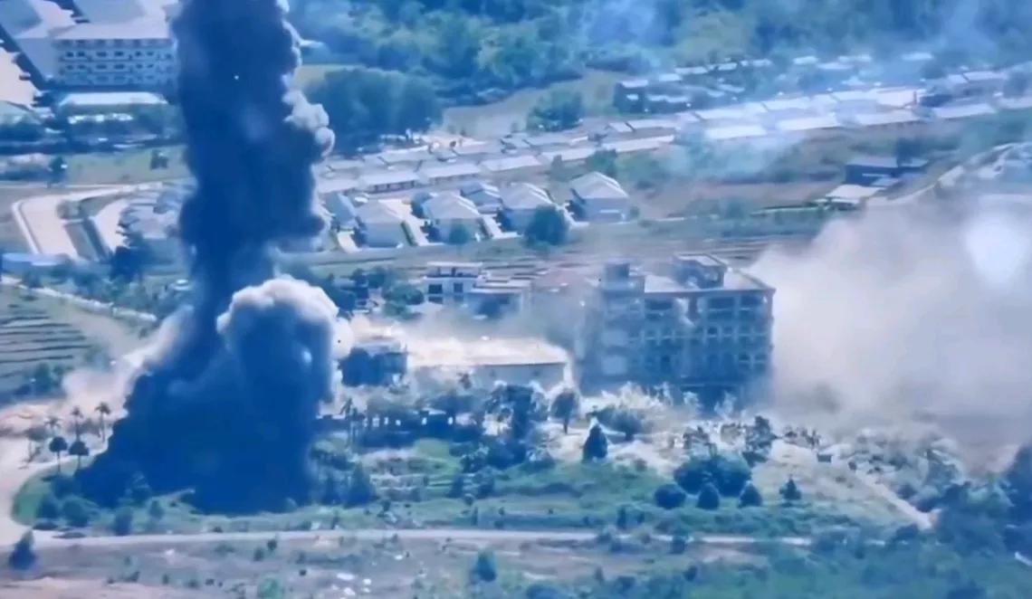 韩联社报道，当地时间20日，柬埔寨国防部证实，位于柬泰边境菩萨省内的两家赌场设施