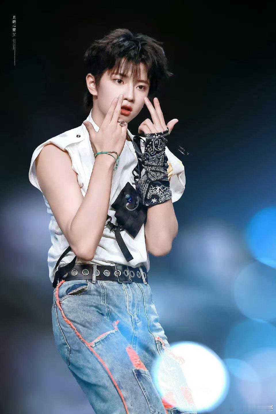 穆祉丞去看张杰演唱会了谁羡慕了我不说!🤩 穆祉丞圆梦张杰鸟巢演唱会，同框快乐家