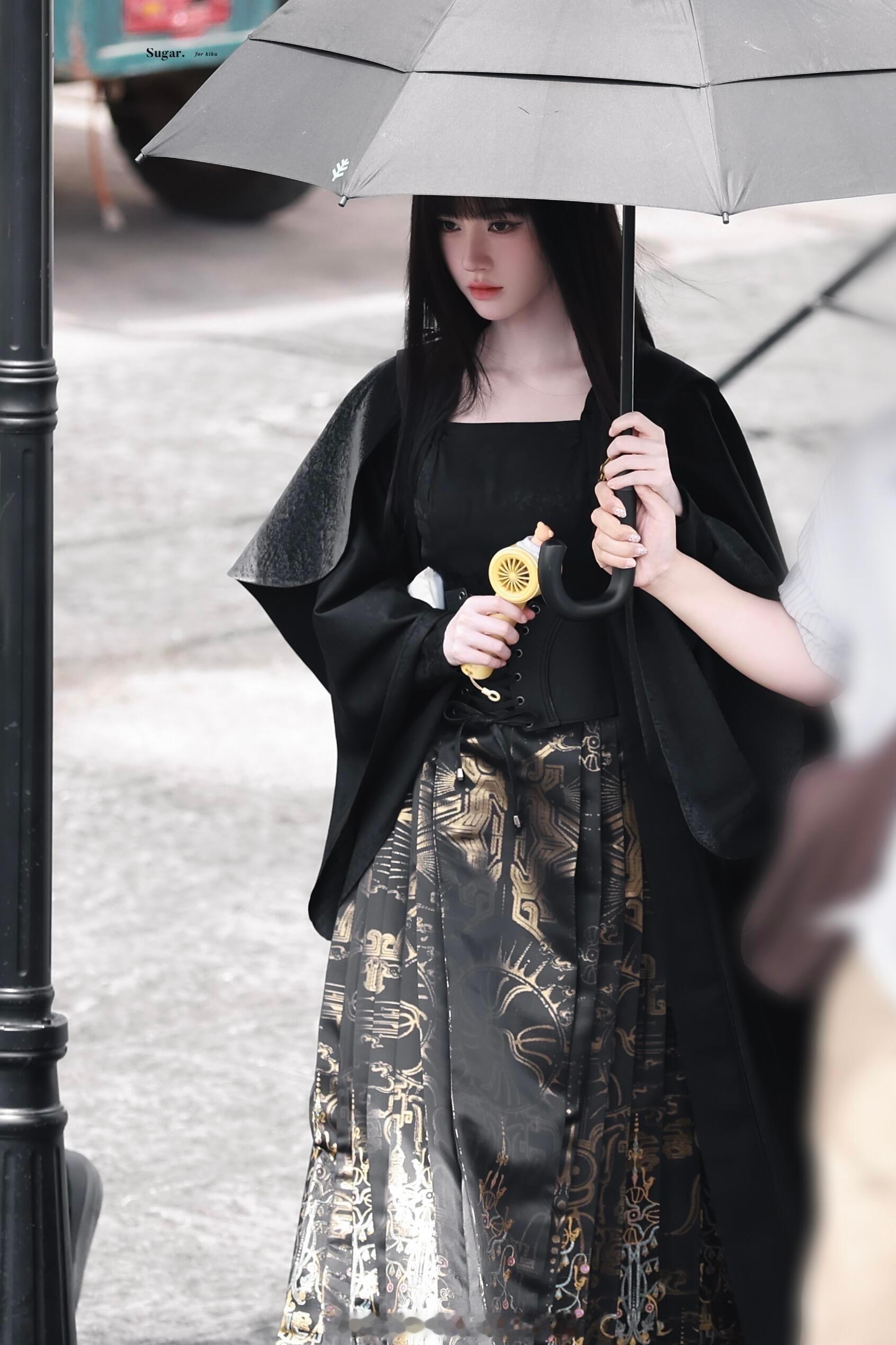 真撕漫女来了，鞠婧祎好美。 