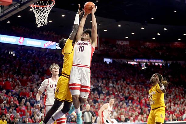 全美头号种子亚利桑那大学坐镇主场以89比82战胜了亚利桑那州立大学。本场比赛后，